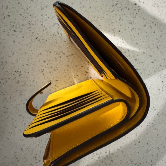 Kate Spade medium bifold wallet - Picture 3 of 4